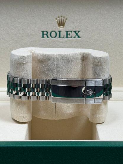 Rolex GMT Master 2 "Pepsi" 126710BLRO / 2025 / Full Set / Neuwertig