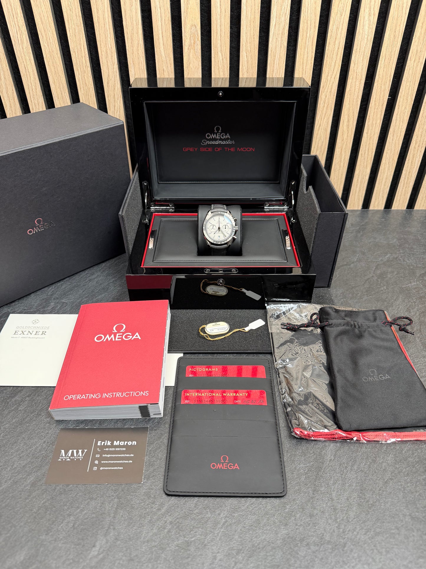 Omega Speedmaster Grey Side Of The Moon / 2017 / Full Set / Neuwertig