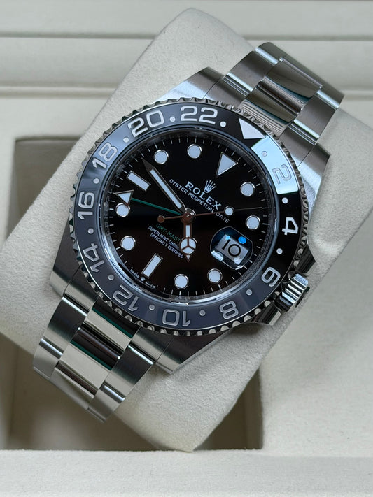 Rolex GMT Master 2 "Bruce Wayne" 126710GRNR / 2026 / Full Set / Neuwertig