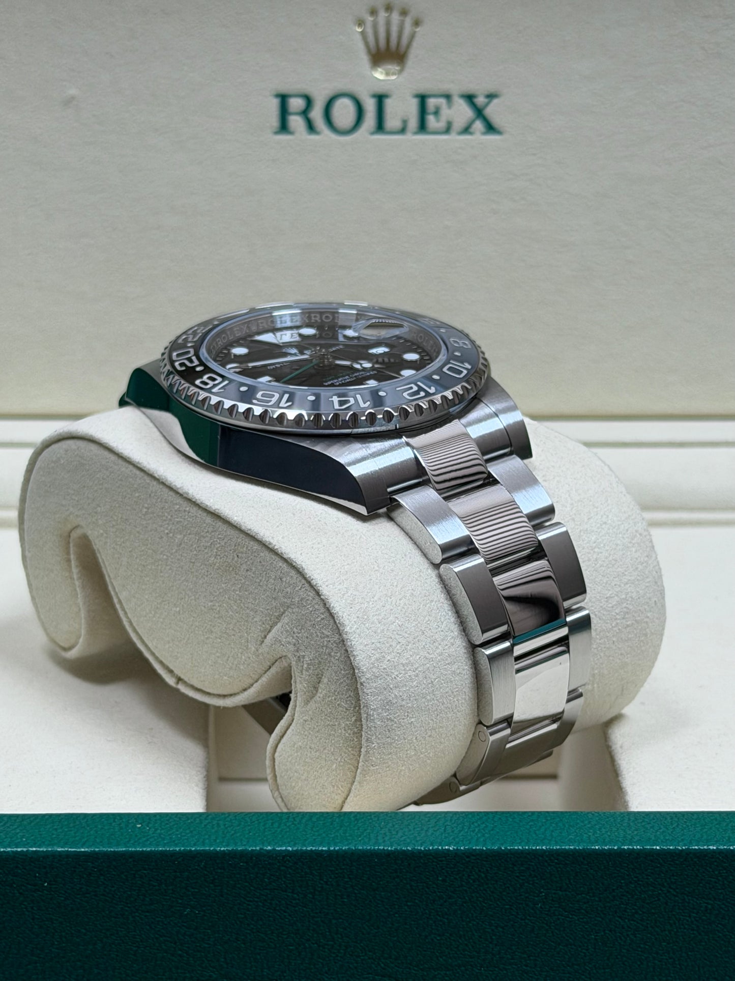 Rolex GMT Master 2 "Bruce Wayne" 126710GRNR / 2026 / Full Set / Neuwertig