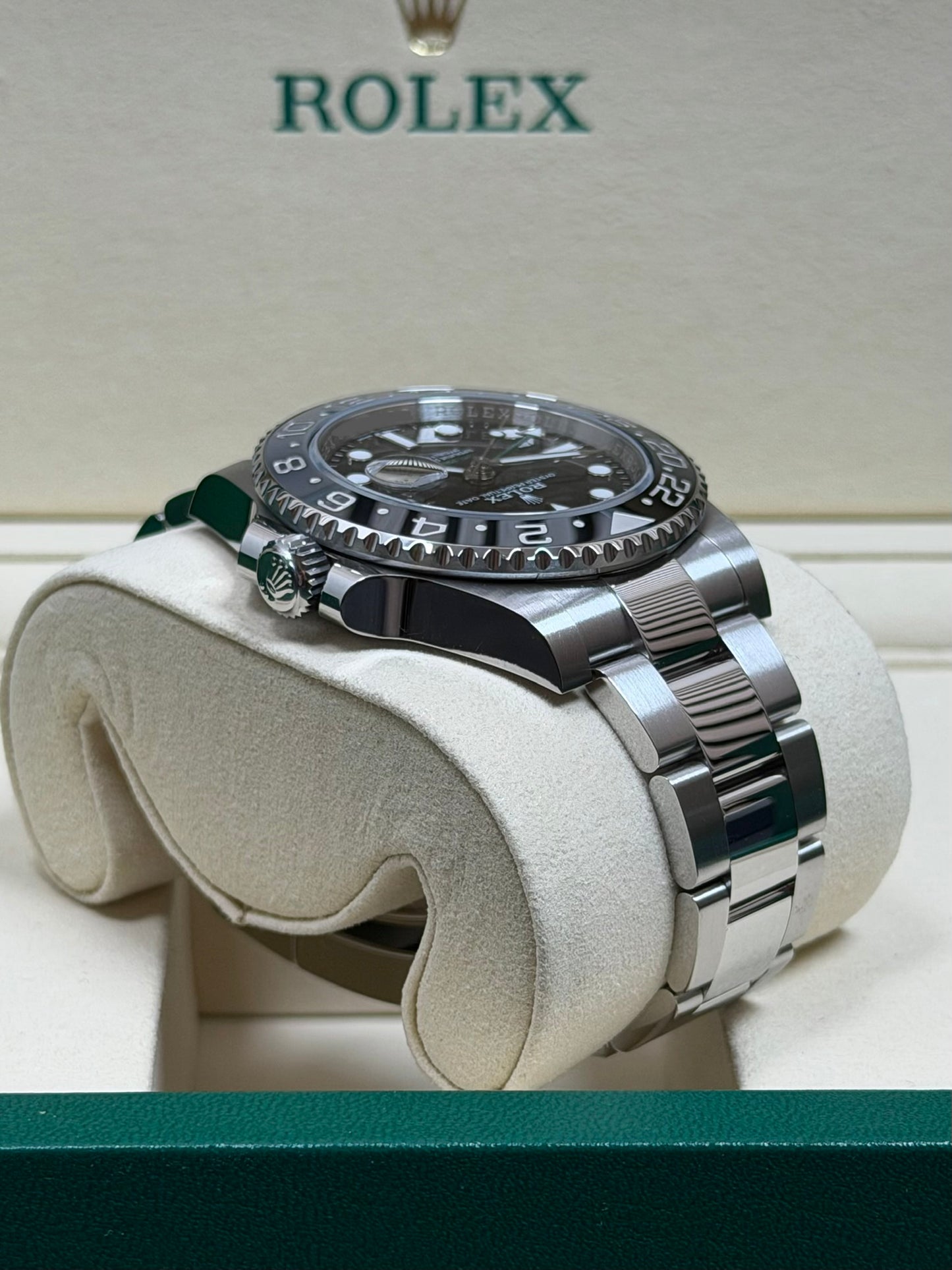 Rolex GMT Master 2 "Bruce Wayne" 126710GRNR / 2026 / Full Set / Neuwertig
