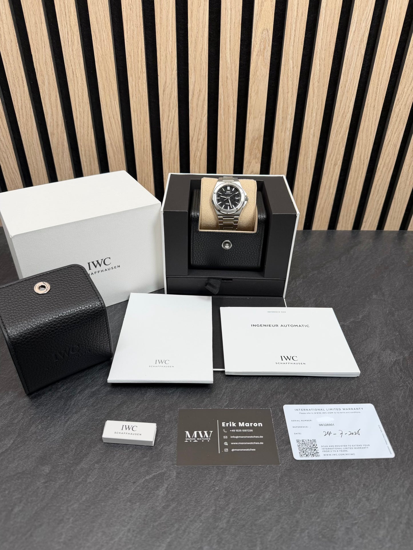 IWC Ingenieur 40 mm Schwarz / 2025 / Full Set / Top Zustand
