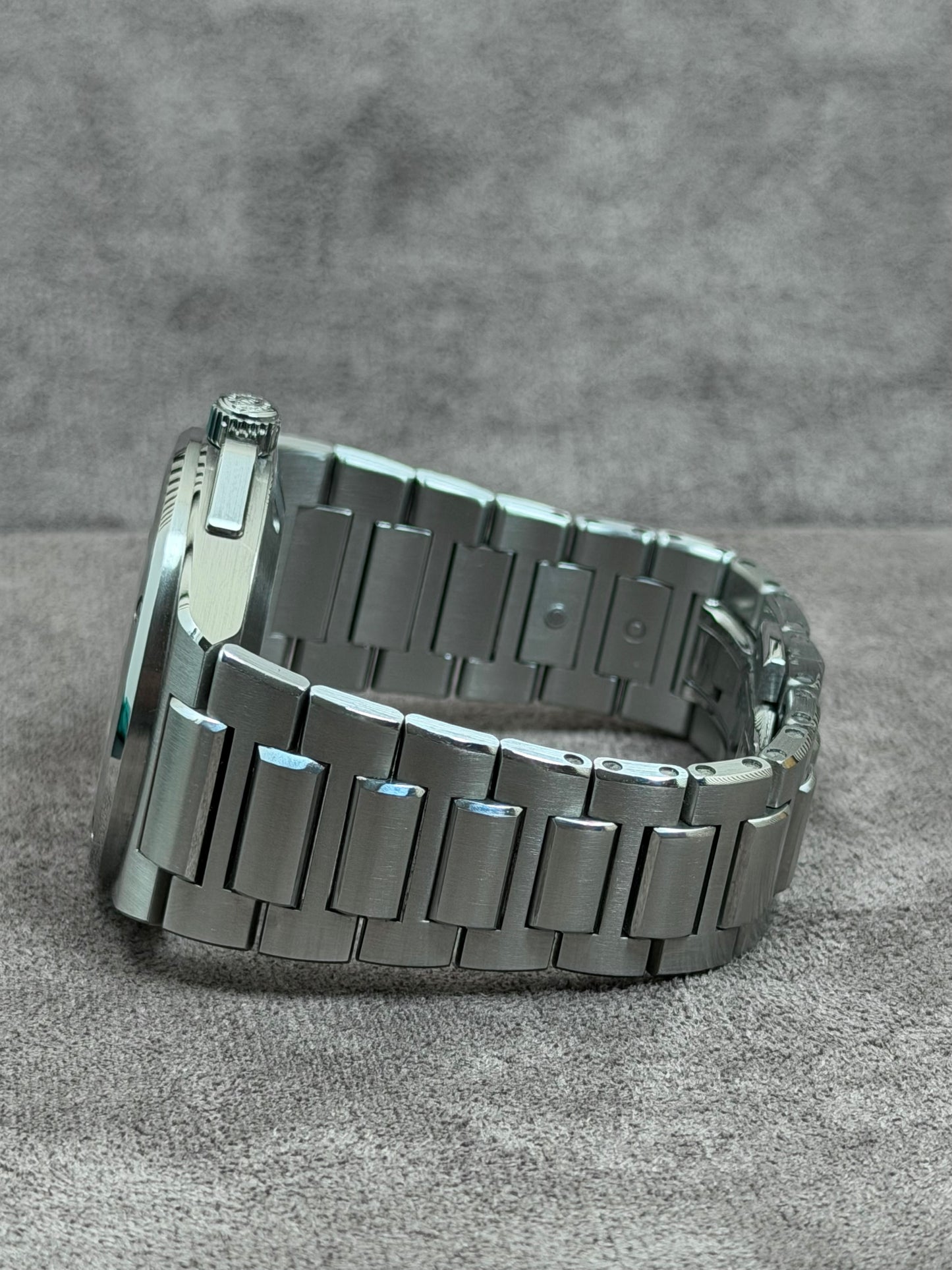 IWC Ingenieur 40 mm Schwarz / 2025 / Full Set / Top Zustand