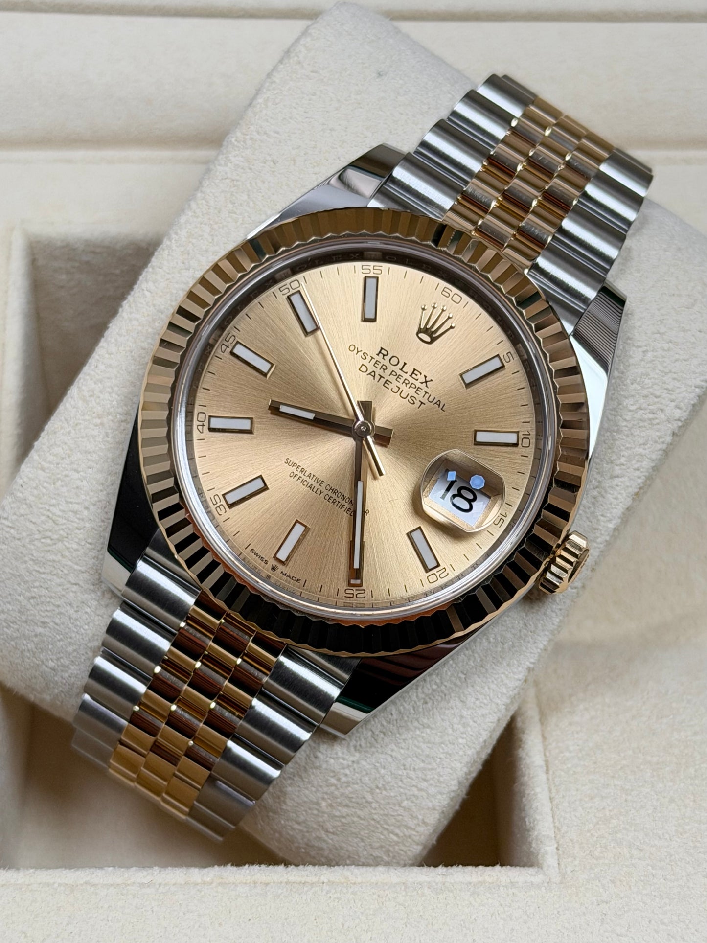 Rolex Datejust 41 126333 Gold-Zifferblatt / 2021 / Full Set / Top Zustand