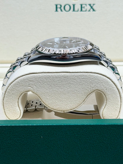 Rolex Datejust 41 126334 Schwarz / 2025 / Full Set / Ungetragen