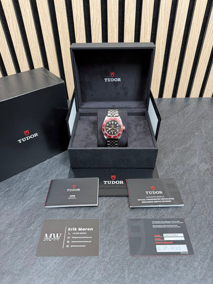 Tudor Black Bay Bordeaux / 2023 / Full Set / Top Zustand