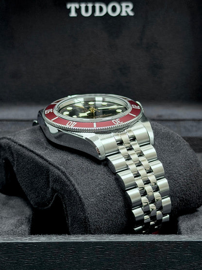 Tudor Black Bay Bordeaux / 2023 / Full Set / Top Zustand