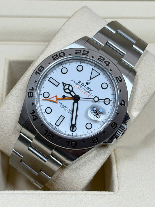 Rolex Explorer 2 Polar 226570 / 2022 / Full Set / Sehr gut
