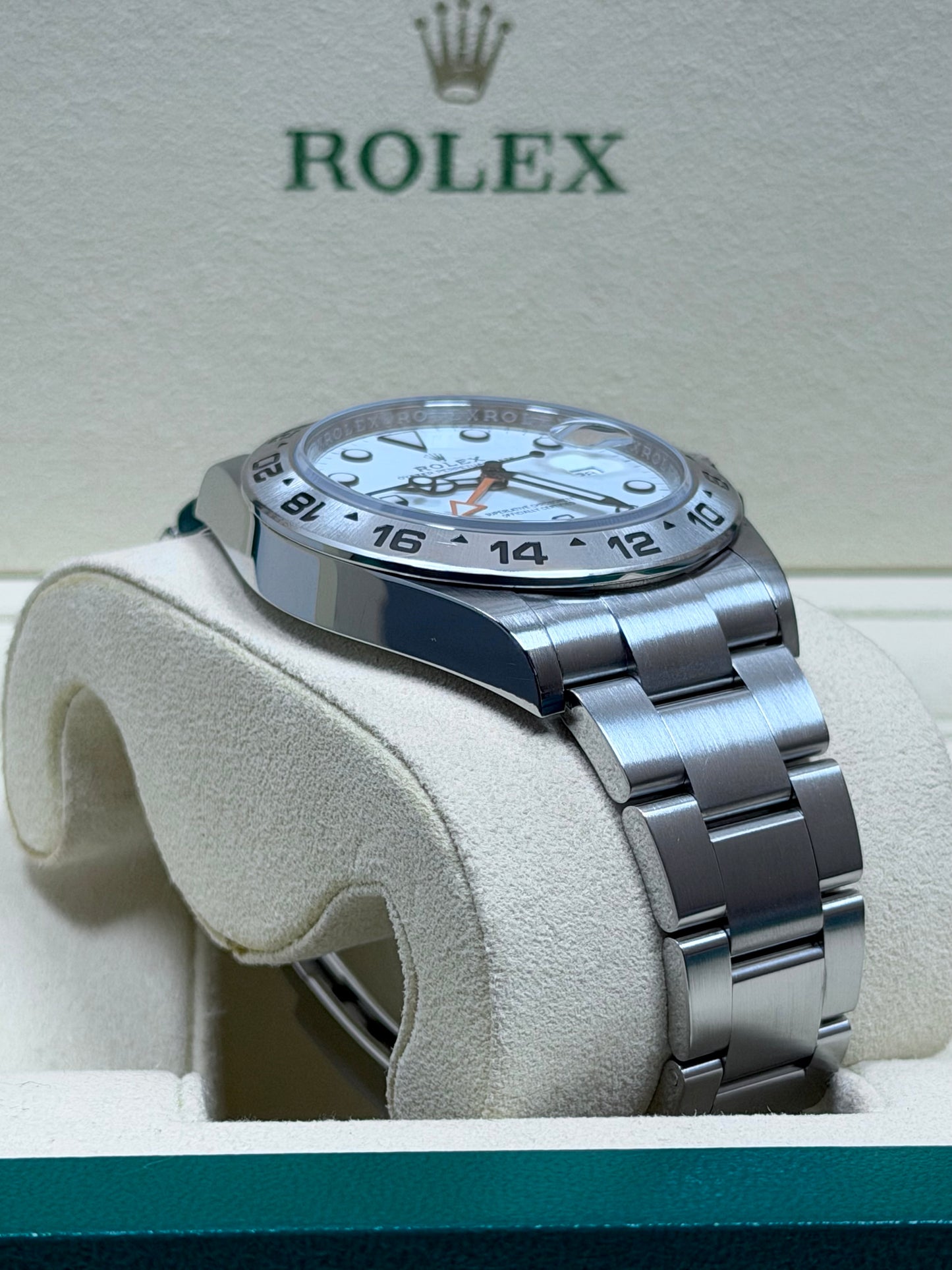 Rolex Explorer 2 Polar 226570 / 2022 / Full Set / Sehr gut