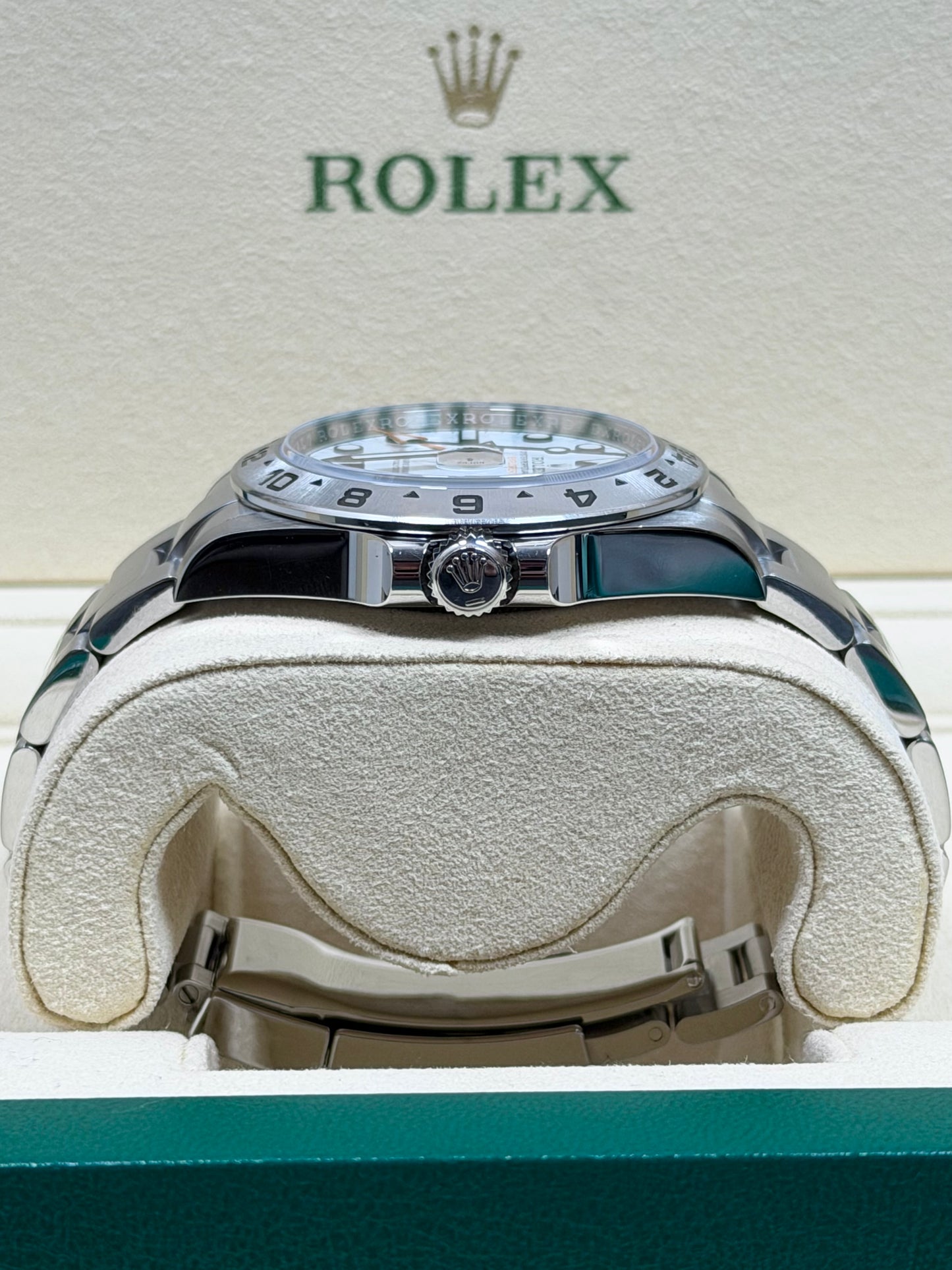 Rolex Explorer 2 Polar 226570 / 2022 / Full Set / Sehr gut
