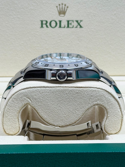 Rolex Explorer 2 Polar 226570 / 2022 / Full Set / Sehr gut