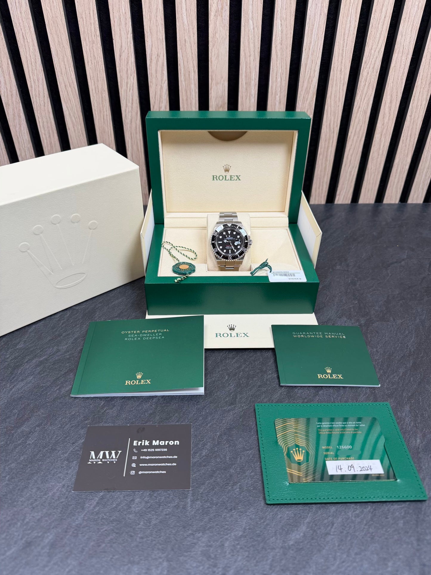 Rolex Sea-Dweller 126600 / 2024 / Full Set / Sehr gut