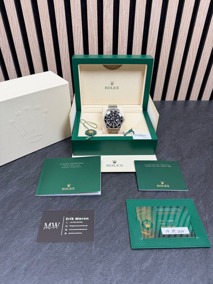 Rolex Sea-Dweller 126600 / 2024 / Full Set / Sehr gut