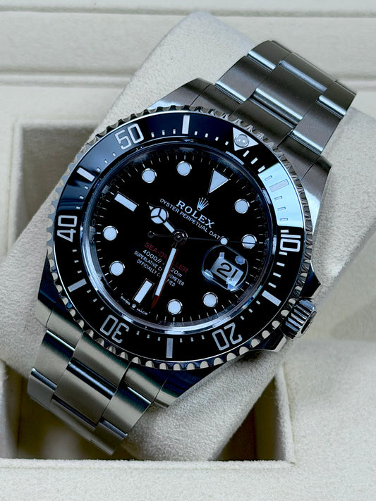Rolex Sea-Dweller 126600 / 2024 / Full Set / Sehr gut