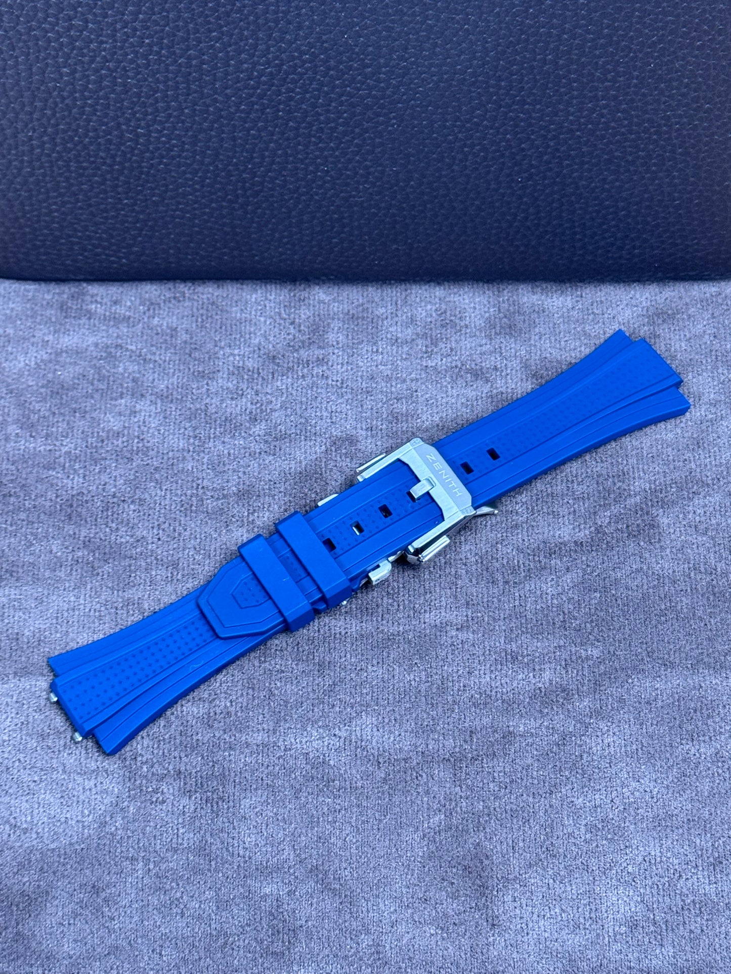 Zenith Defy Skyline Blau 41mm / 2022 / Full Set / Neuwertig