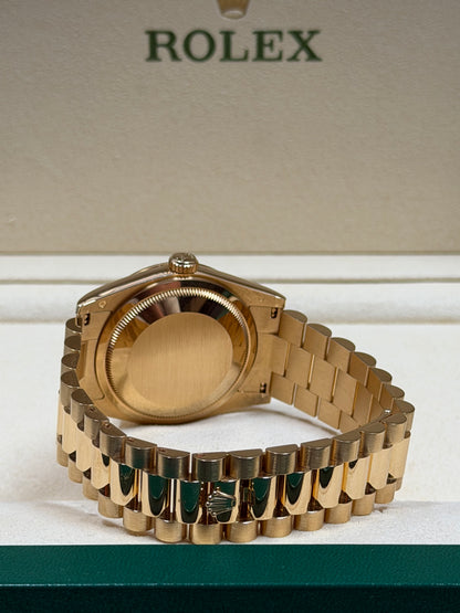 Rolex Day-Date 36 18K Gelbgold / 2015 / Full Set / Top Zustand