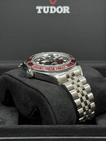 Tudor Black Bay 58 Bordeaux / 2026 / Full Set / Ungetragen