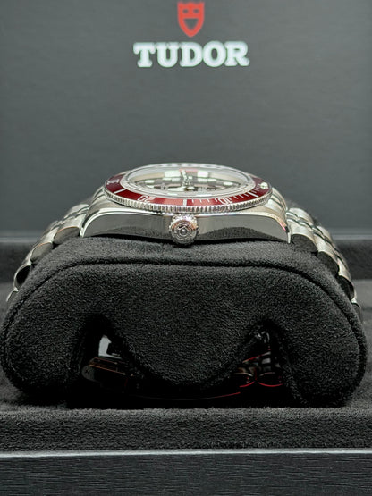 Tudor Black Bay 58 Bordeaux / 2026 / Full Set / Ungetragen