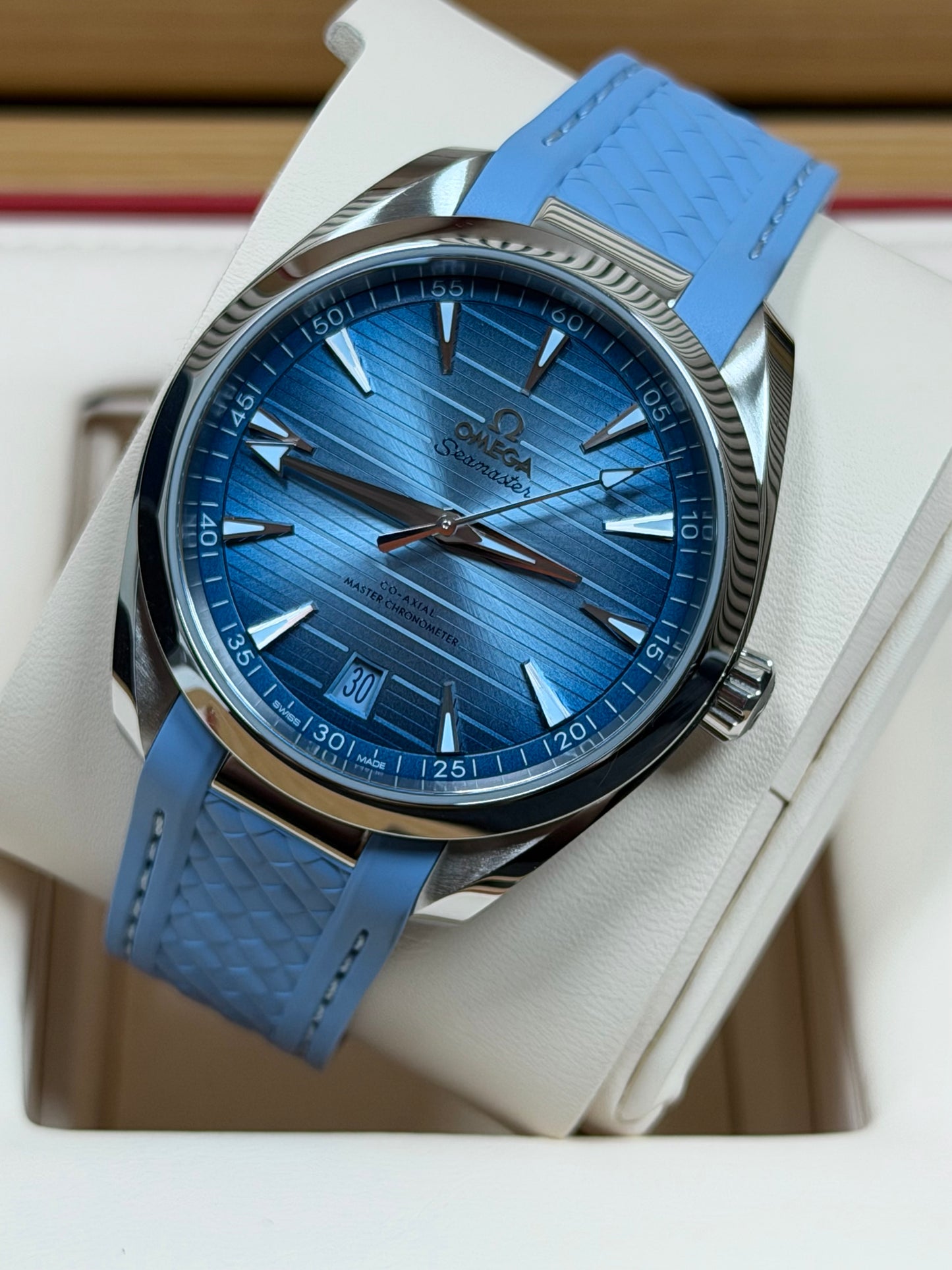 Omega Seamaster Aqua Terra Summer Blue / 2026 / Full Set / Neuwertig