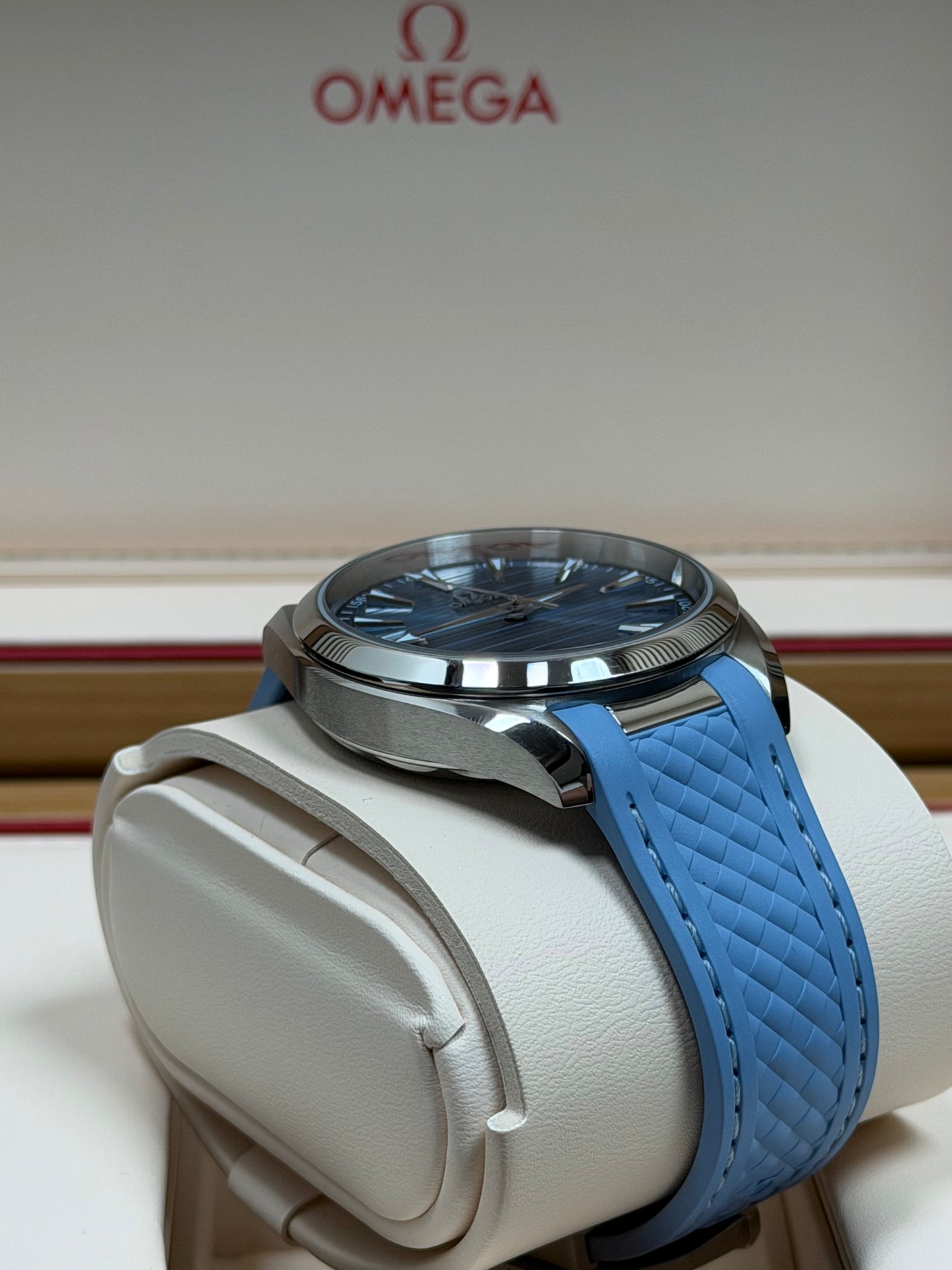 Omega Seamaster Aqua Terra Summer Blue / 2026 / Full Set / Neuwertig