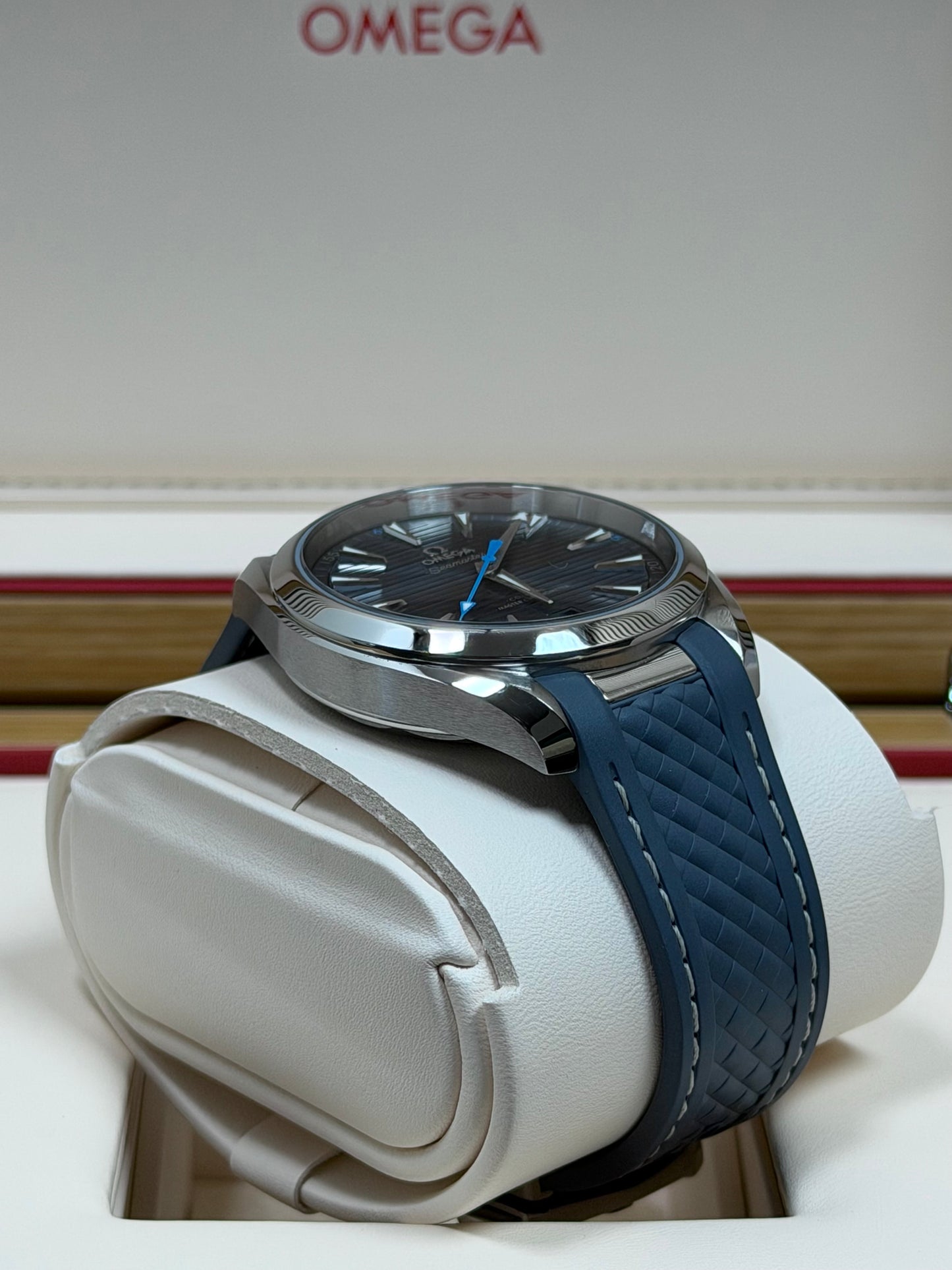 Omega Seamaster Aqua Terra Blau-Grau / 2026 / Full Set / Top Zustand