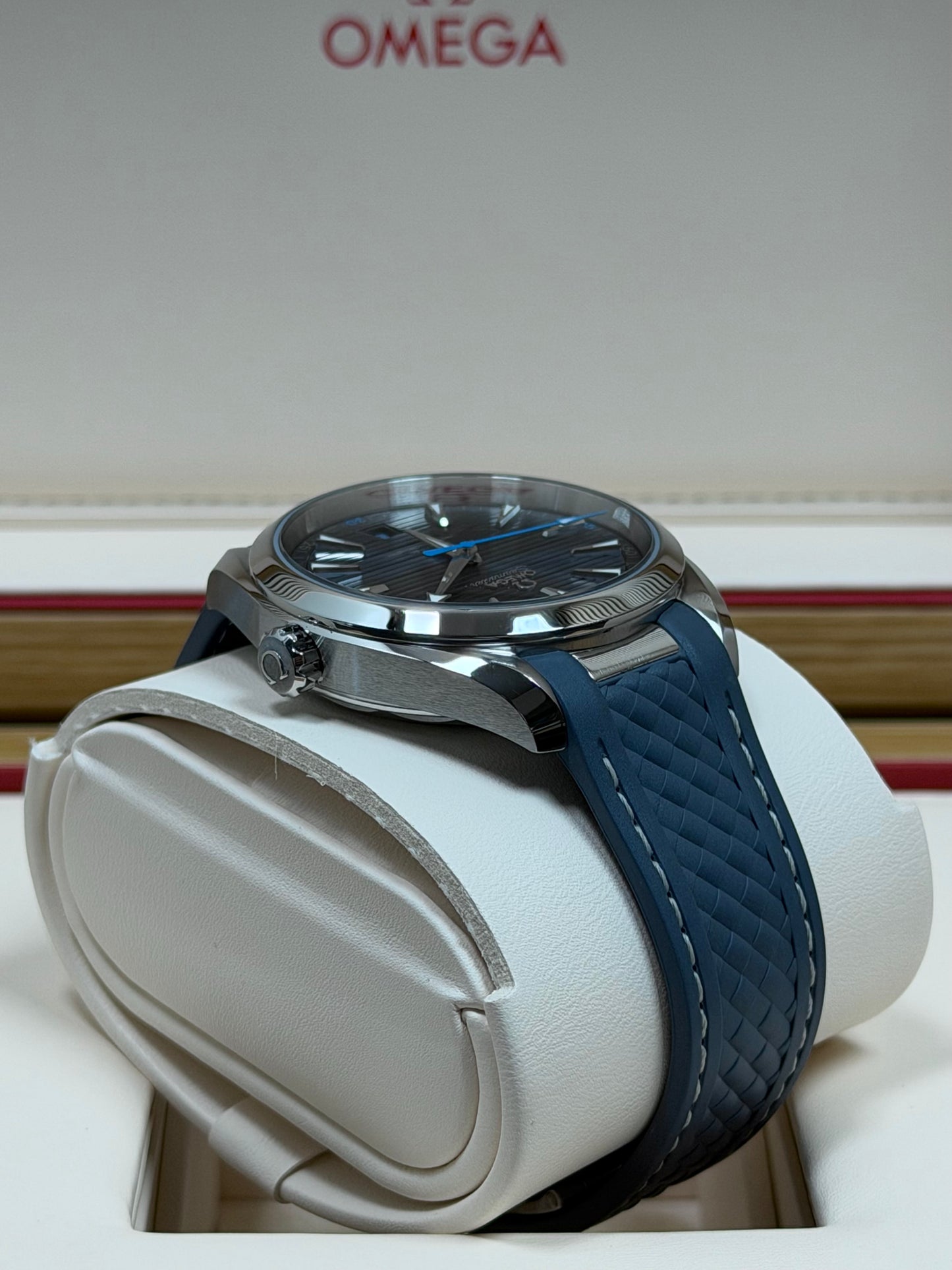 Omega Seamaster Aqua Terra Blau-Grau / 2026 / Full Set / Top Zustand