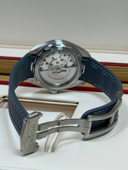 Omega Seamaster Aqua Terra Blau-Grau / 2026 / Full Set / Top Zustand