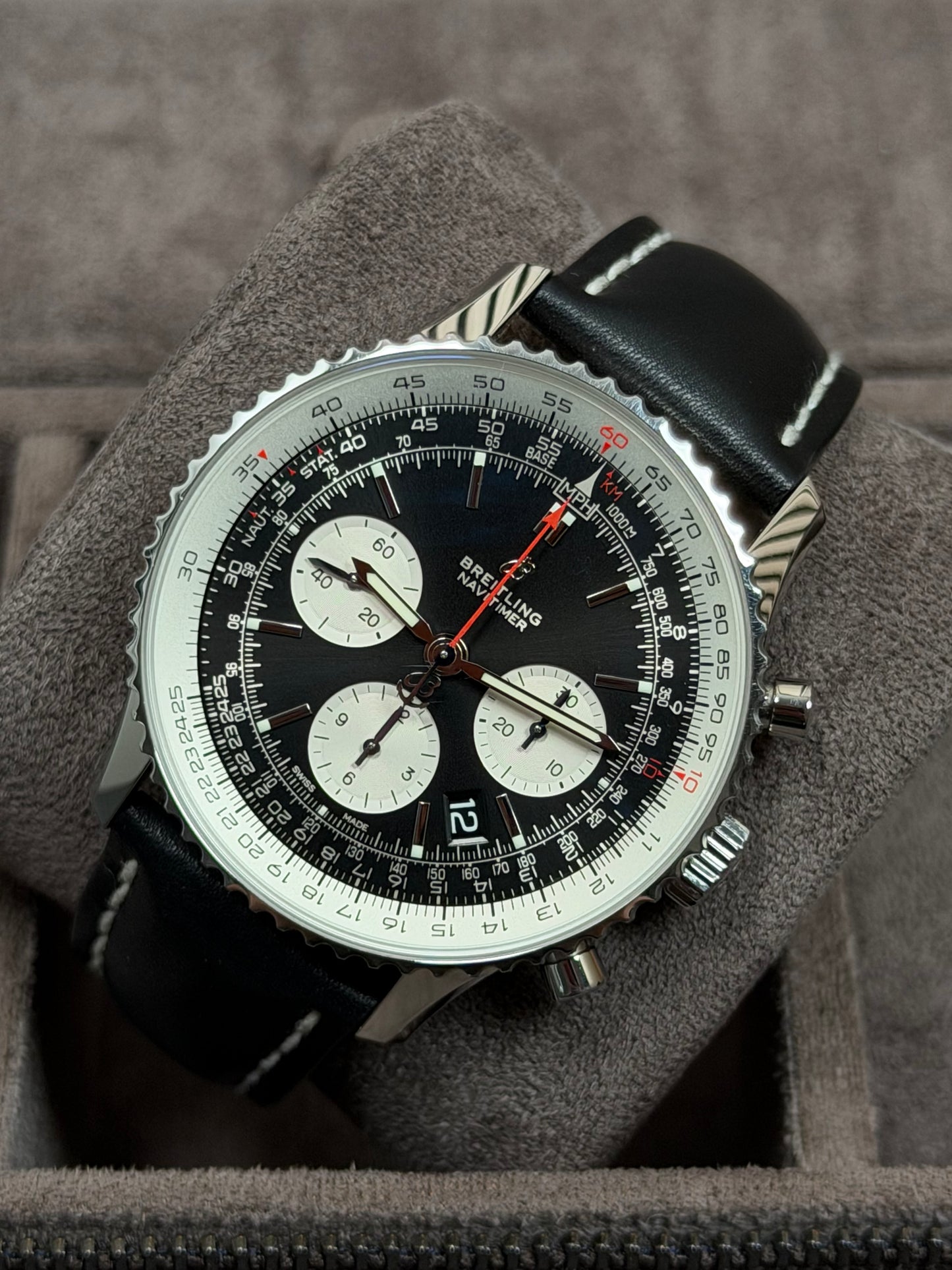 Breitling Navitimer B01 Chronograph 43 / 2021 / Full Set / Top Zustand