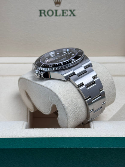 Rolex Submariner Date 126610LN / 2024 / Full Set / Top Zustand