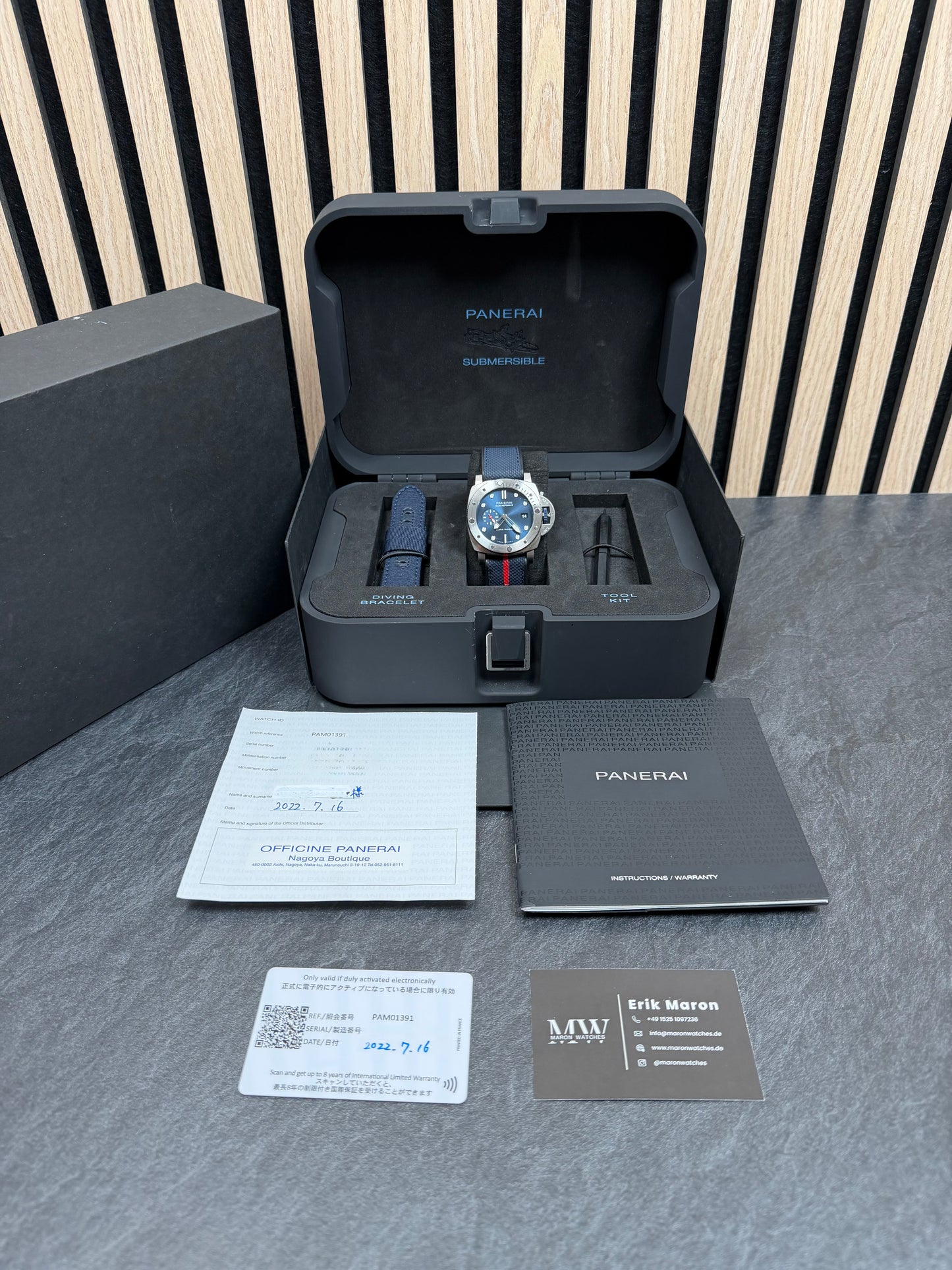 Panerai Luminor Submersible Luna Rossa / 2022 / Full Set / Sehr gut