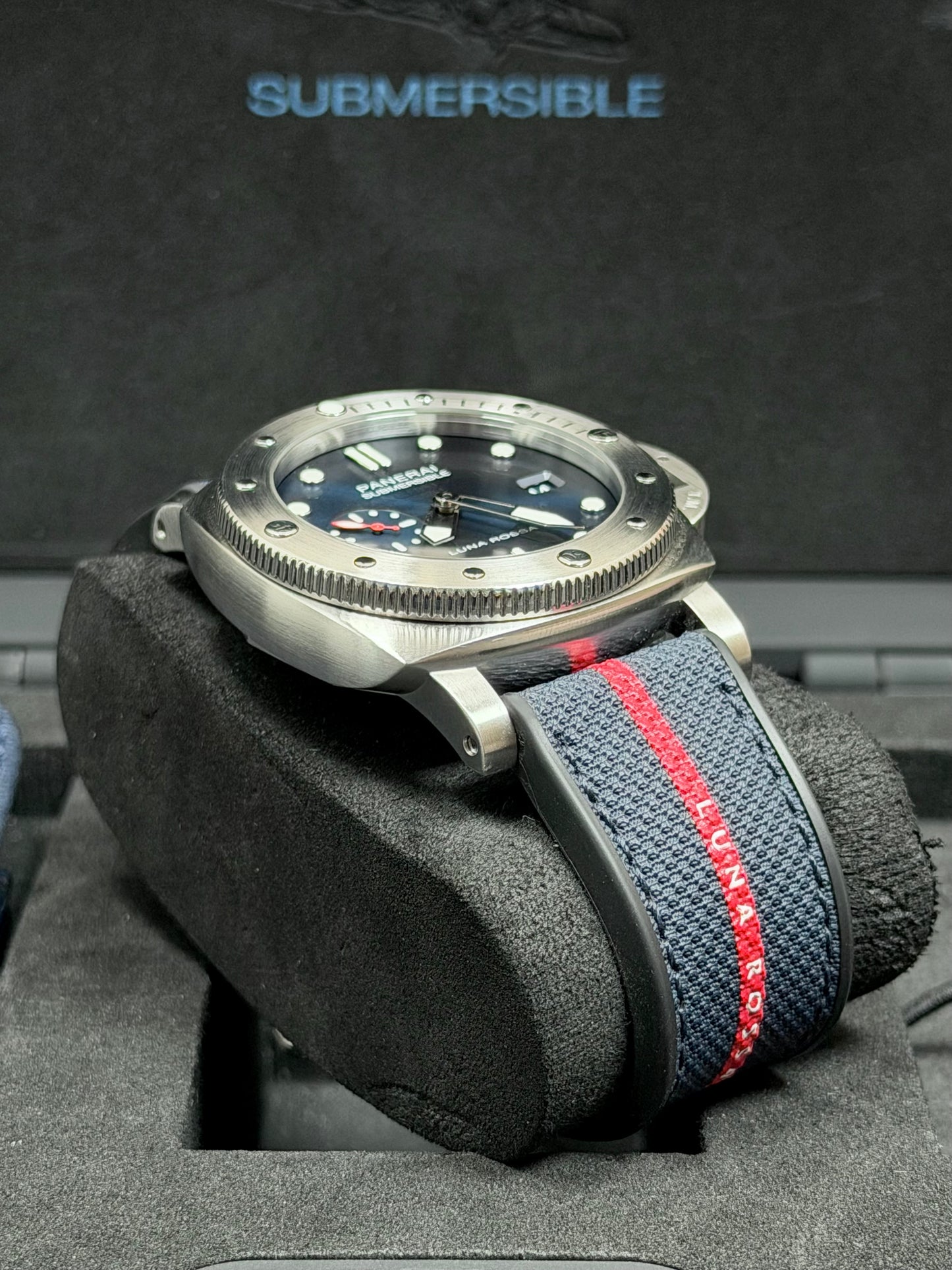 Panerai Luminor Submersible Luna Rossa / 2022 / Full Set / Sehr gut