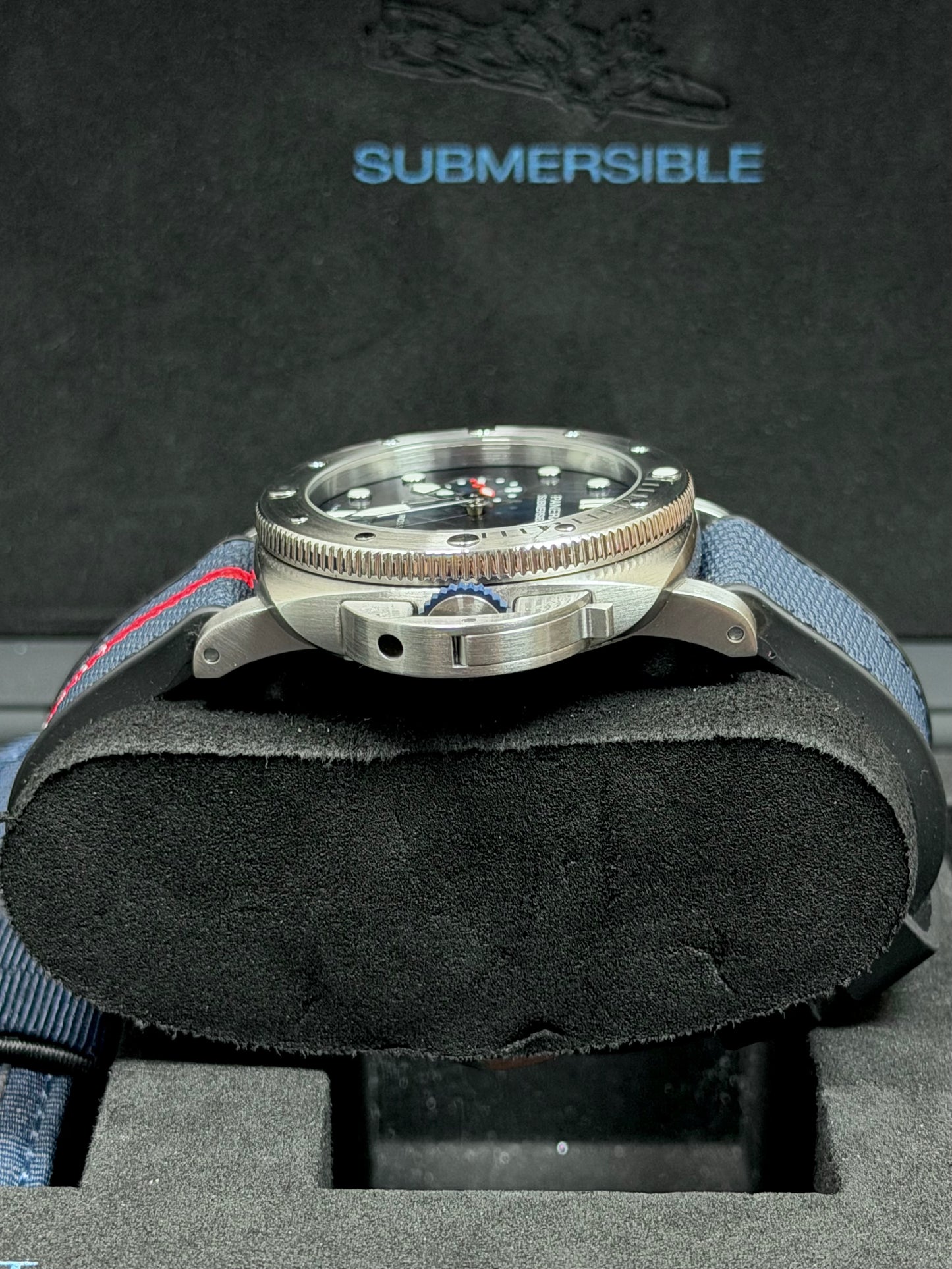 Panerai Luminor Submersible Luna Rossa / 2022 / Full Set / Sehr gut