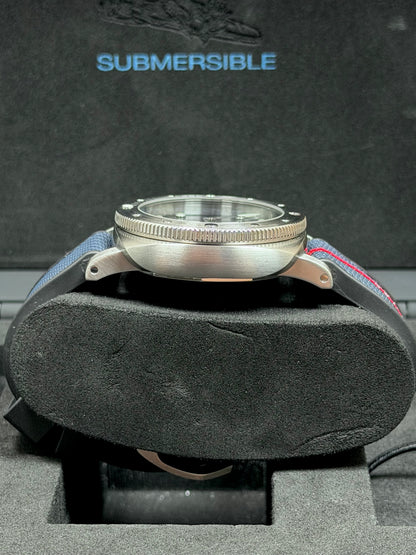 Panerai Luminor Submersible Luna Rossa / 2022 / Full Set / Sehr gut