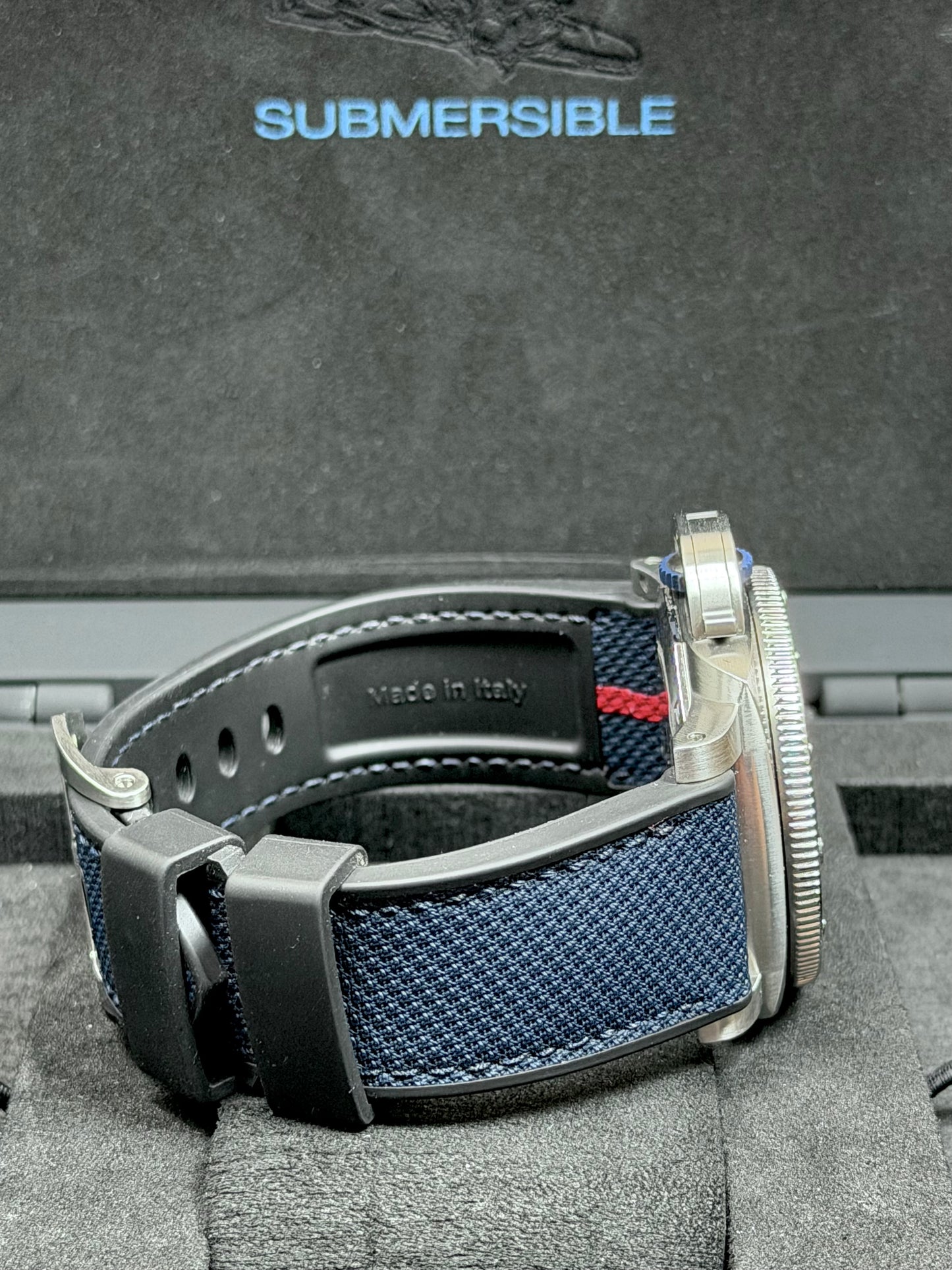 Panerai Luminor Submersible Luna Rossa / 2022 / Full Set / Sehr gut