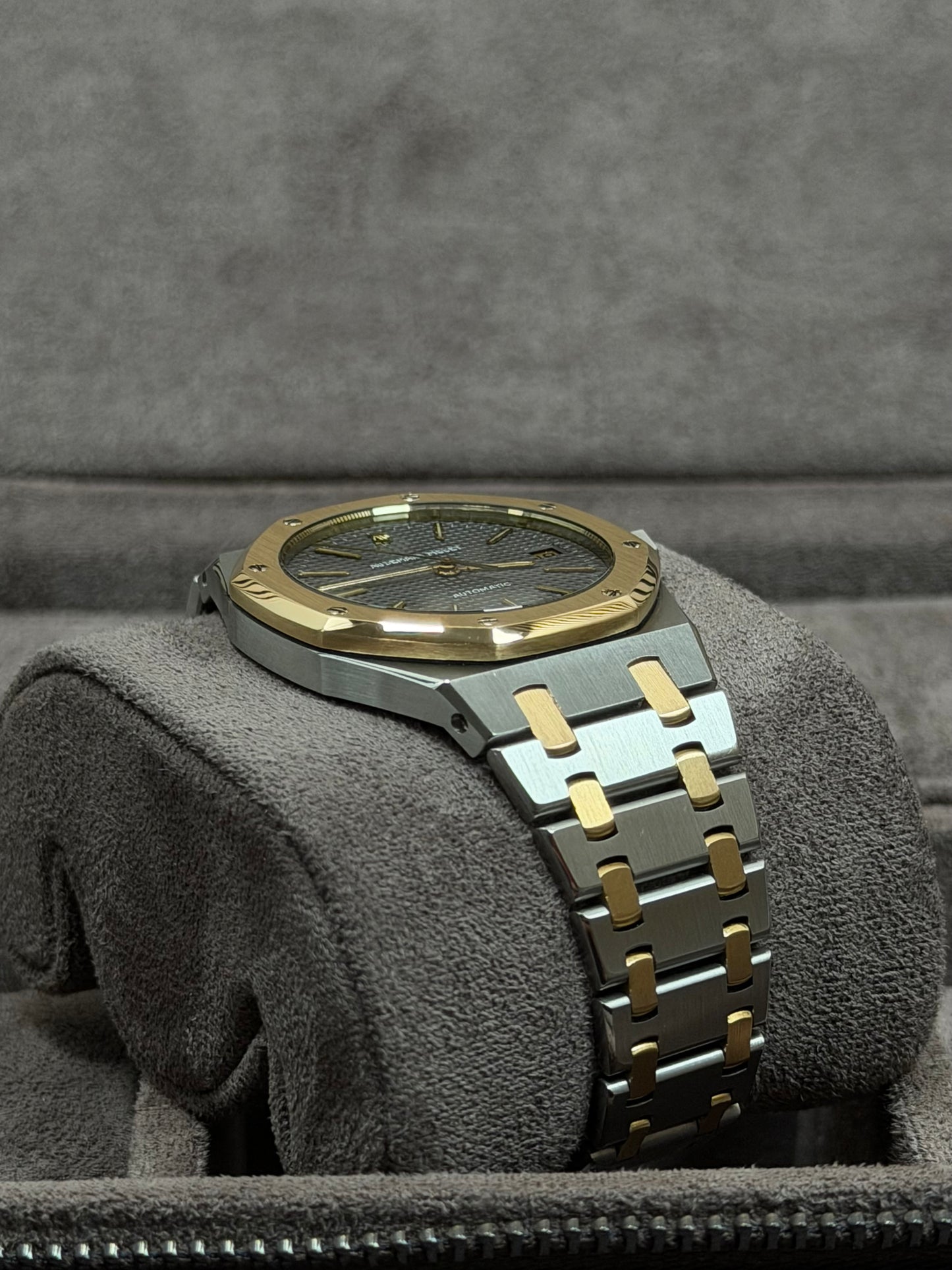 Audemars Piguet Royal Oak 14700SA / Service 2026 / 1992 / Top Zustand