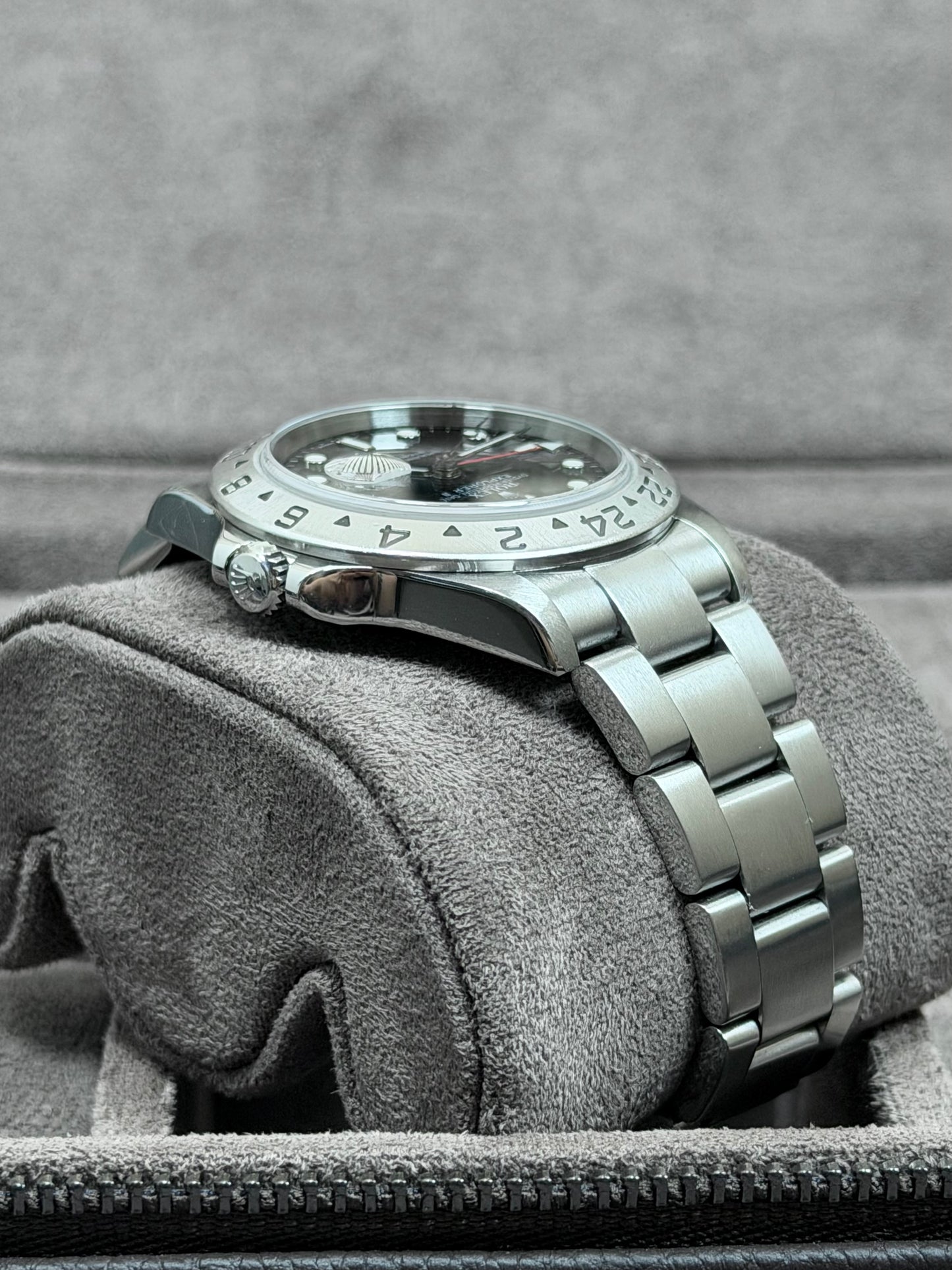 Rolex Explorer 2 16570 No Holes / 2007 / Box & Uhr / Sehr gut