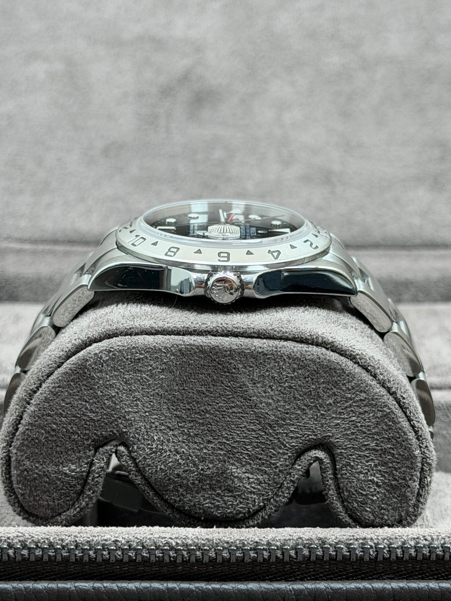 Rolex Explorer 2 16570 No Holes / 2007 / Box & Uhr / Sehr gut