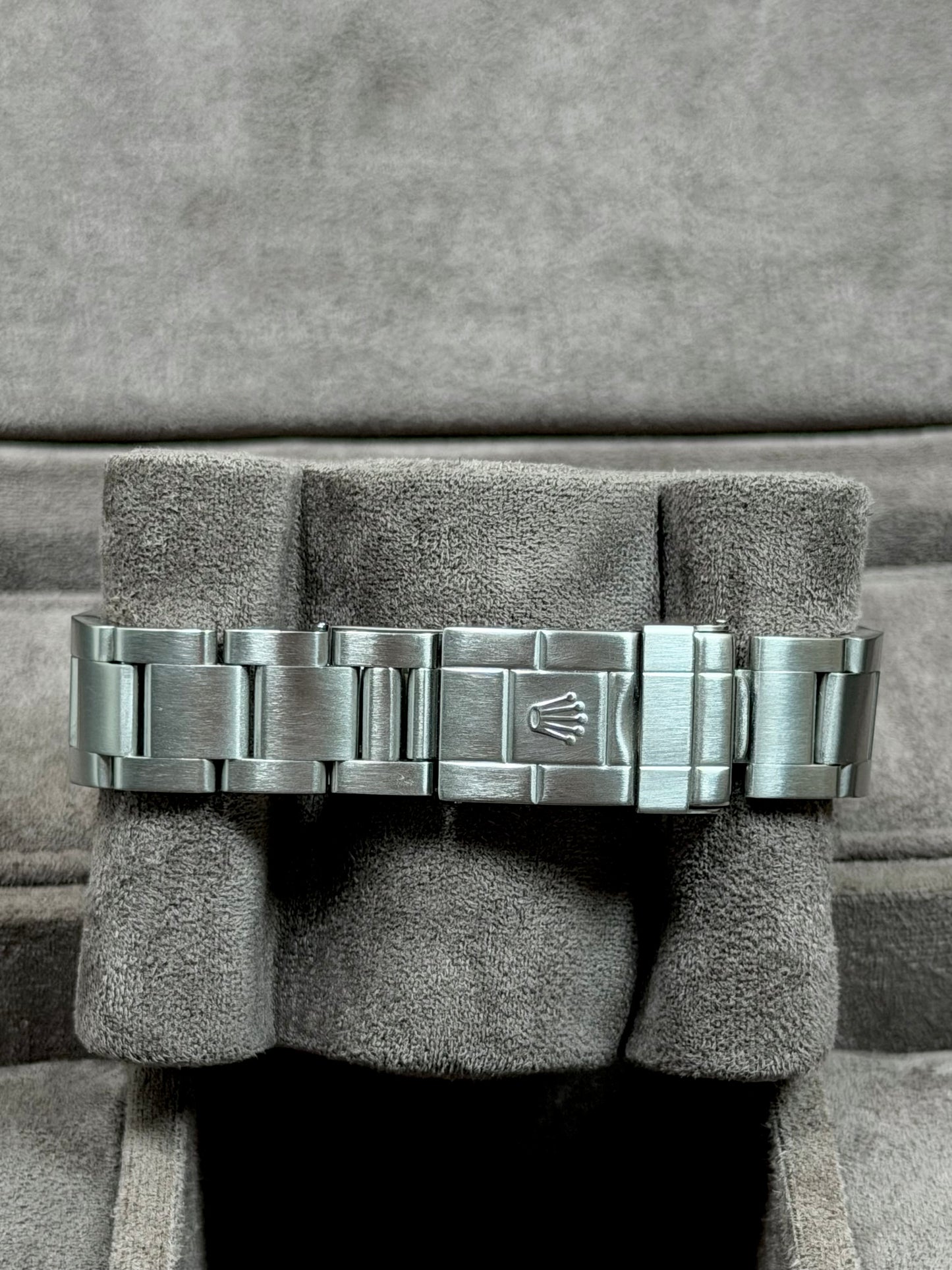Rolex Explorer 2 16570 No Holes / 2007 / Box & Uhr / Sehr gut