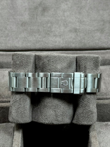 Rolex Explorer 2 16570 No Holes / 2007 / Box & Uhr / Sehr gut