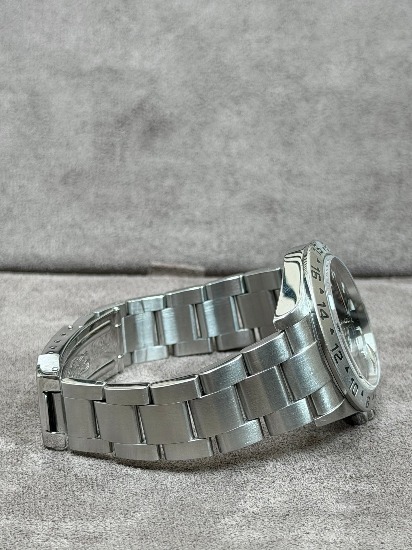Rolex Explorer 2 16570 No Holes / 2007 / Box & Uhr / Sehr gut