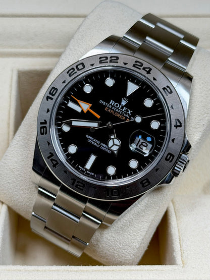 Rolex Explorer 2 Schwarz 216570 / 2017 / Full Set / Sehr gut