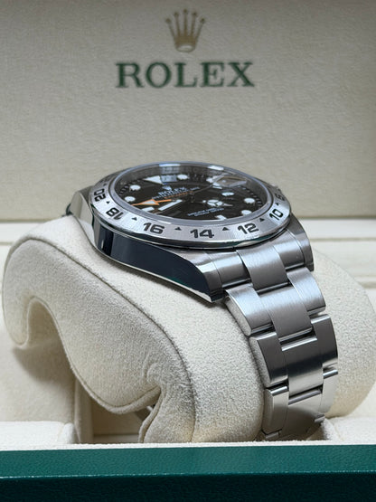 Rolex Explorer 2 Schwarz 216570 / 2017 / Full Set / Sehr gut