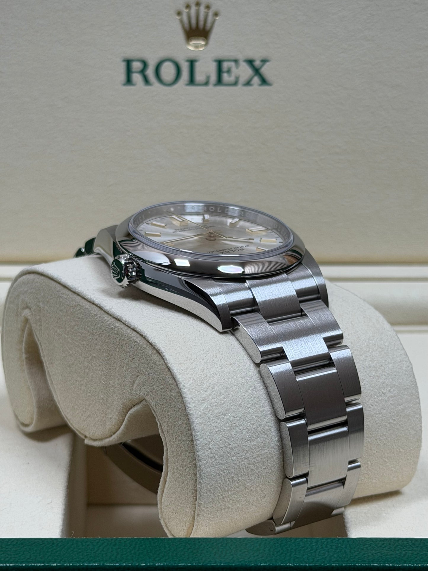 Rolex Oyster Perpetual 36 Silber / 2026 / Full Set / Neuwertig