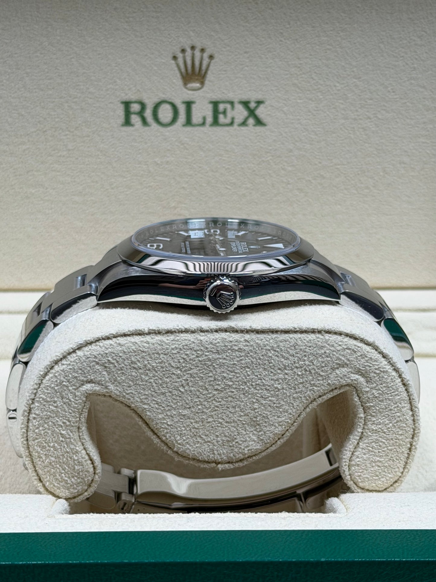 Rolex Explorer 40 224270 / 2024 / Full Set / Top Zustand