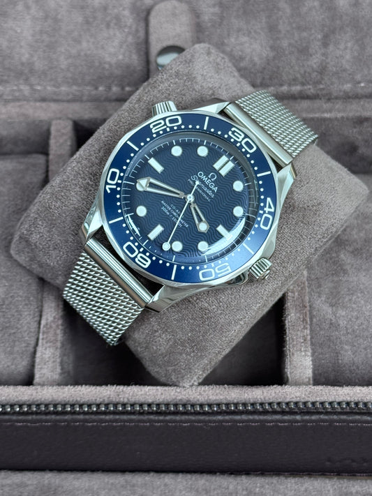 Omega Seamaster Diver 300m James Bond  / 2024 / Full Set / Top Zustand