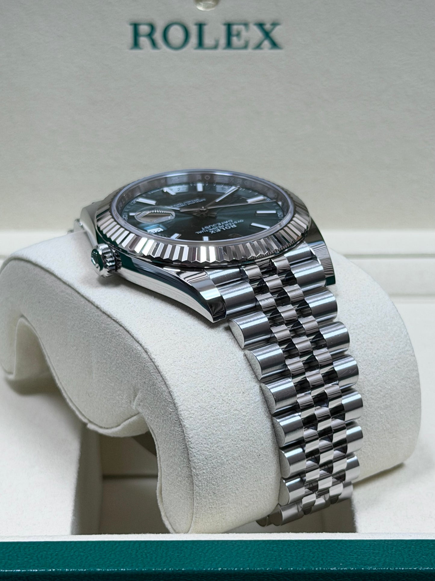 Rolex Datejust 41 126334 Mint Grün / 2025 / Full Set / Neuwertig