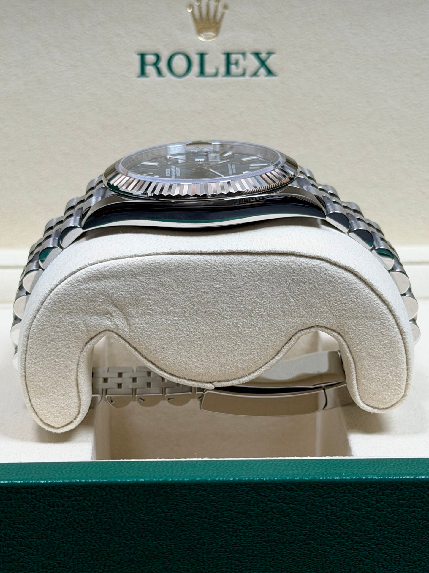 Rolex Datejust 41 126334 Mint Grün / 2025 / Full Set / Neuwertig