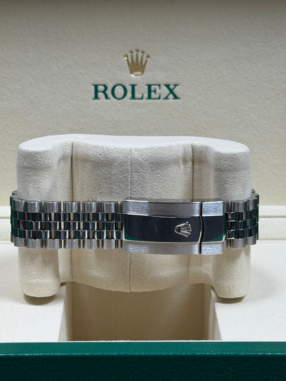 Rolex Datejust 41 126334 Mint Grün / 2025 / Full Set / Neuwertig