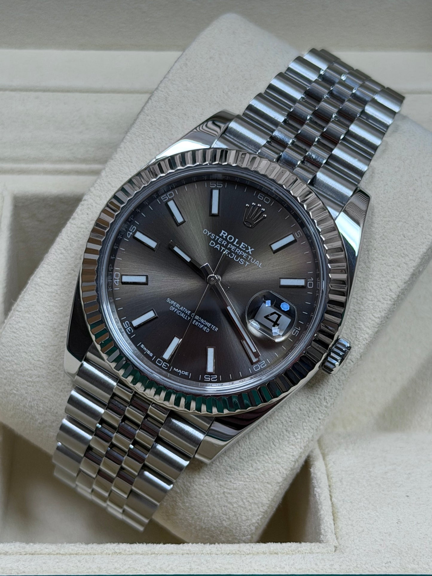 Rolex Datejust 41 126334 Rhodium / 2019 / Full Set / Sehr gut
