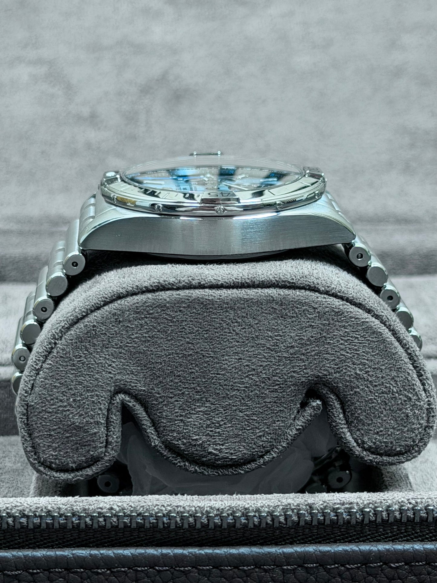 Breitling Chronomat B01 42 Ice Blue / 2025 / Full Set / Top Zustand